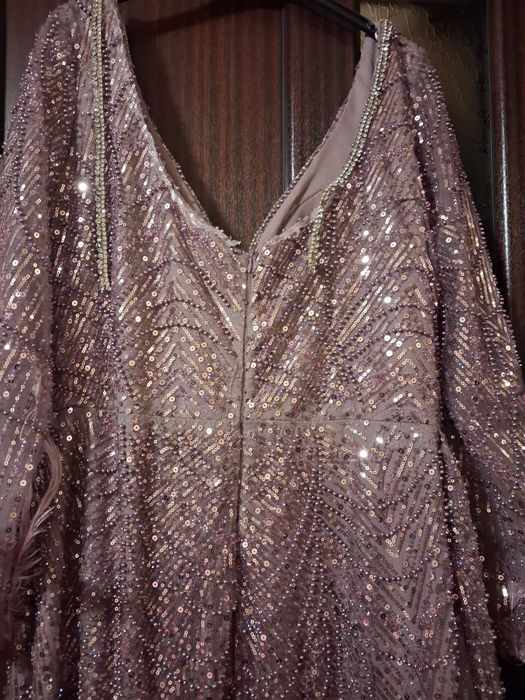 Rochie de ocazie pentru petrecere cu pietre pene