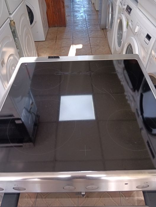 Иноксова свободно стояща печка скерамичен плот VOSS  2 години гаранция