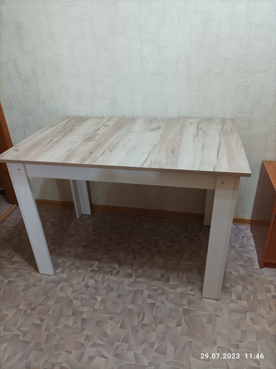 Продаётся новые кухонные столы