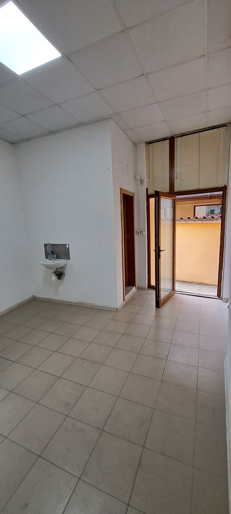 Дава се под наем Офис в Пазарджик, Младост - 30 кв.м за 99.45 € - Снимка #3