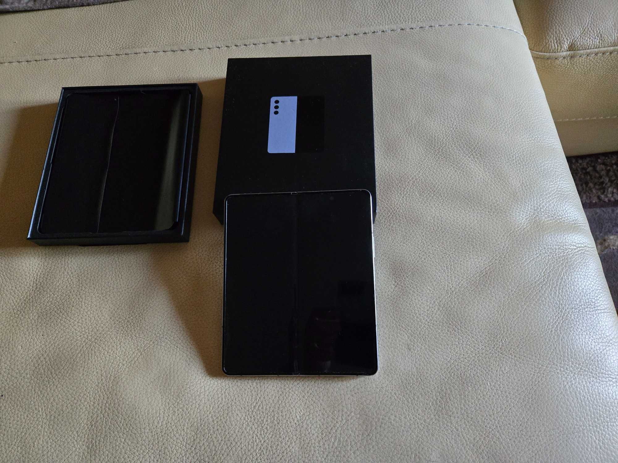 Продавам Смартфон Samsung Galaxy Fold 5 Blue 512 GB