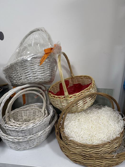 Продаются оптом 8 плетеных корзин, разного размера