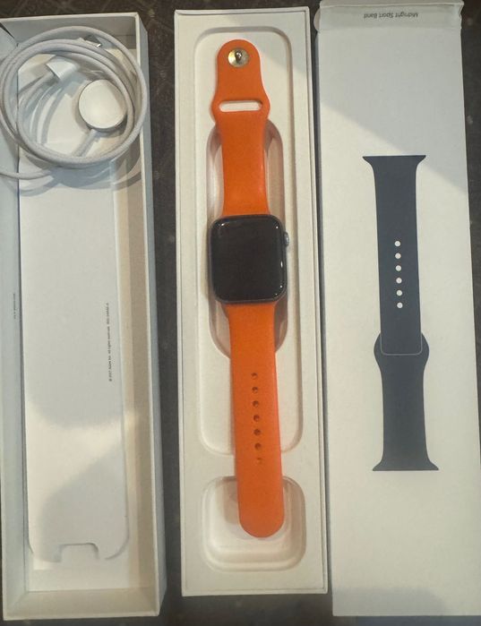 часовник apple watch SE 6 ,44 mm