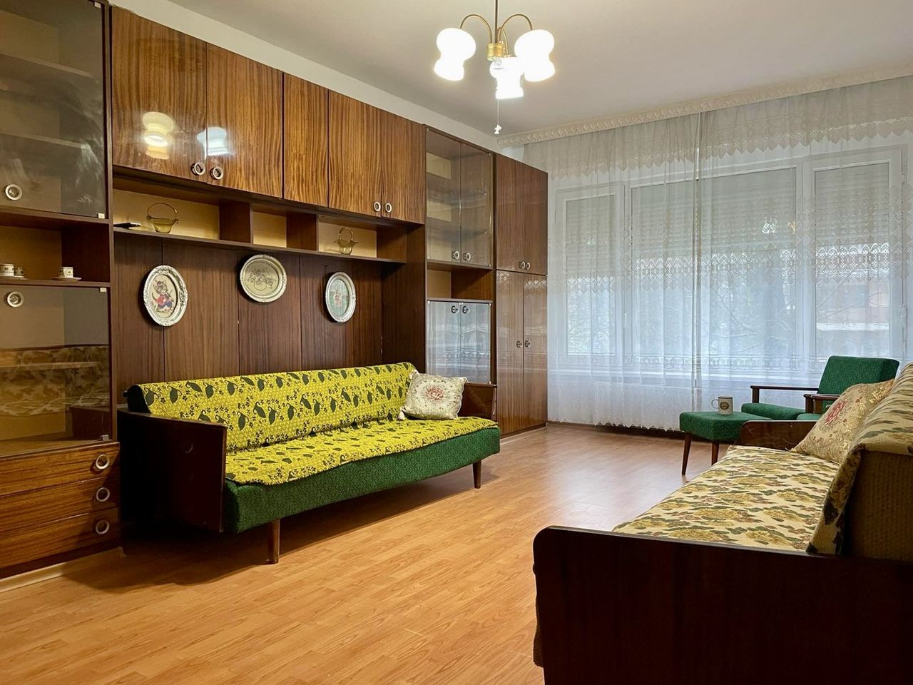Продава се Тристаен апартамент в Добрич, Център - 65 кв.м за 903 €/кв.м - Снимка #14