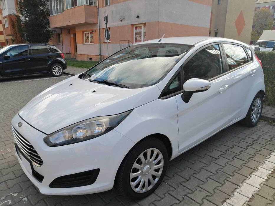 Vând Ford Fiesta, an 2013, 205000  km, preț 4300 euro negociabil.
