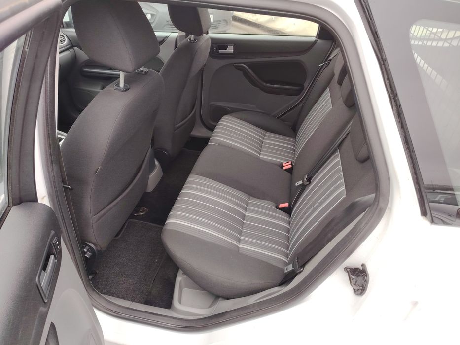 Focus 1.6 benzina 2011 euro 5 Bi xenon