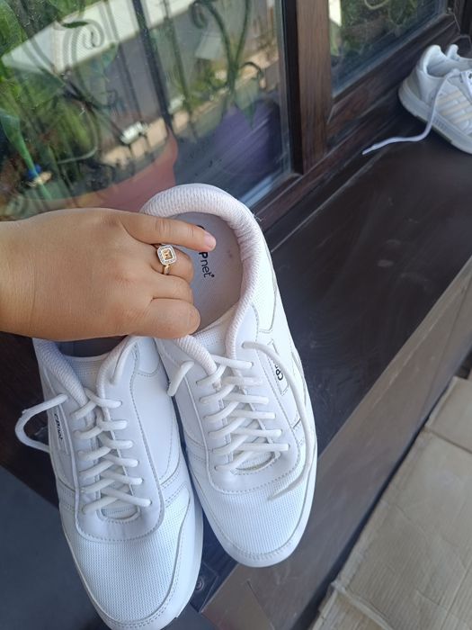 Кроссовки отличного качества