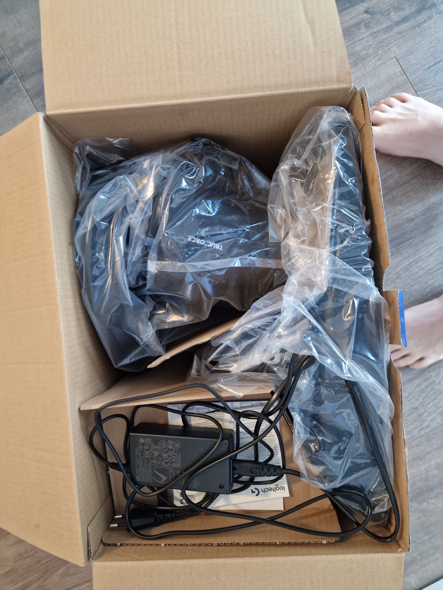 Волан с педали Logitech G923