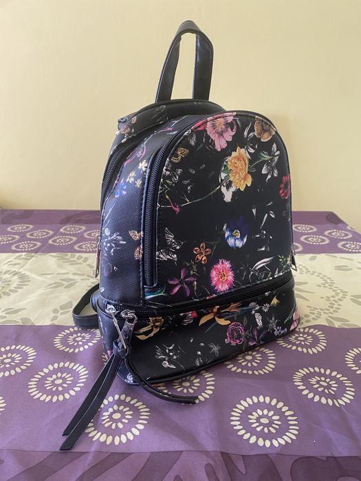 Дамски Чанти и Ранички