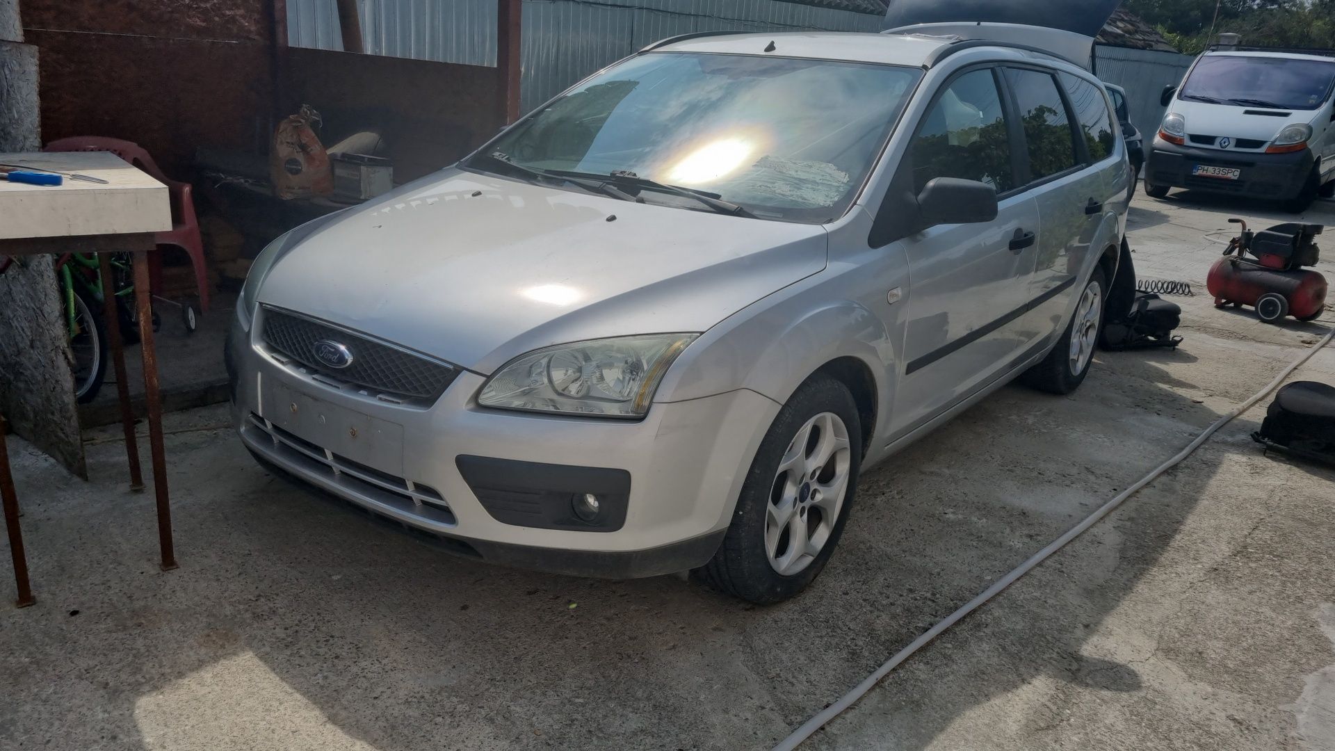 Far/ faruri ford focus Mk2 break 1.6 tdci