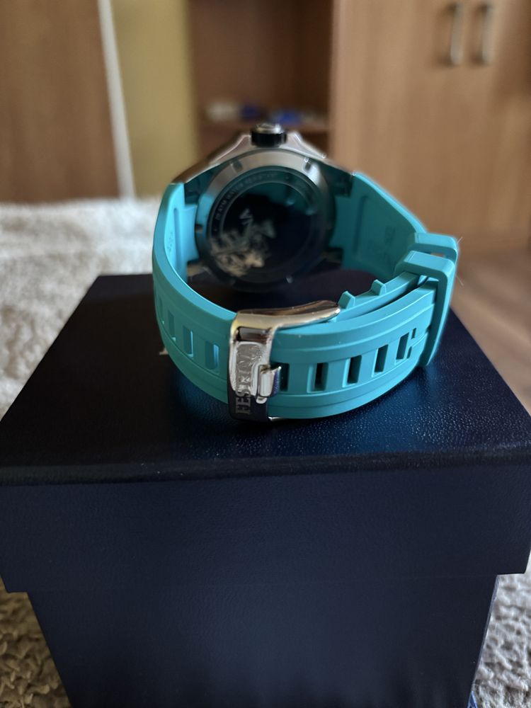 Мъжки часовници Festina и Swatch