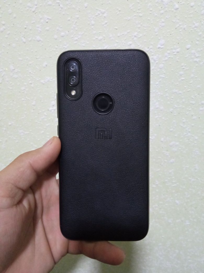 Redmi 7  3/32 holati ideal