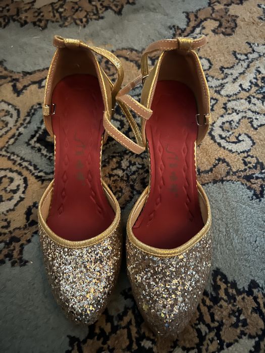 Туфли блестящие