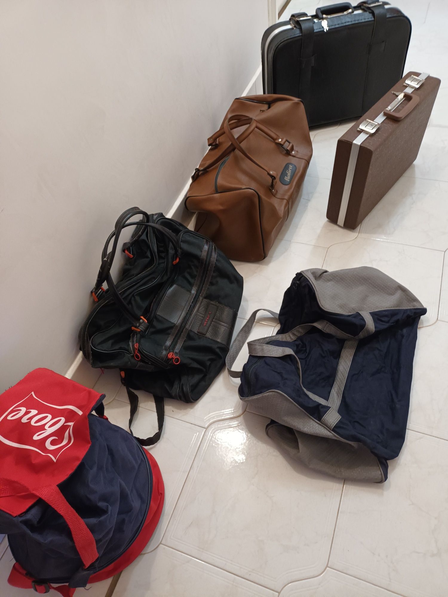 Куфари и пътни чанти