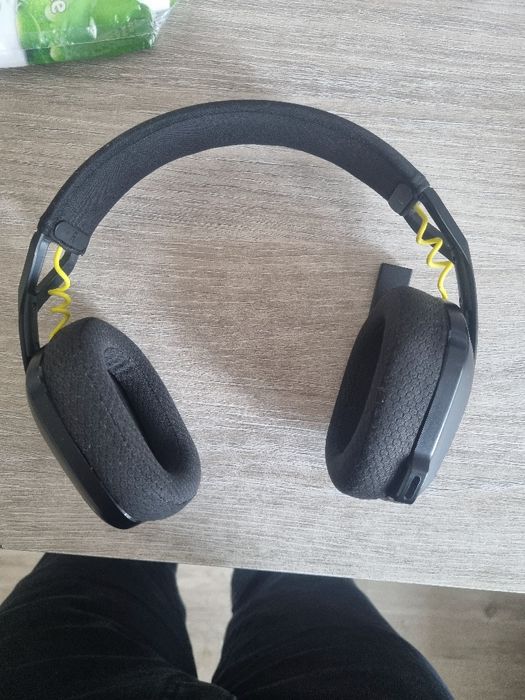 Безжични слушалки Logitech G435 за телефон и компютър