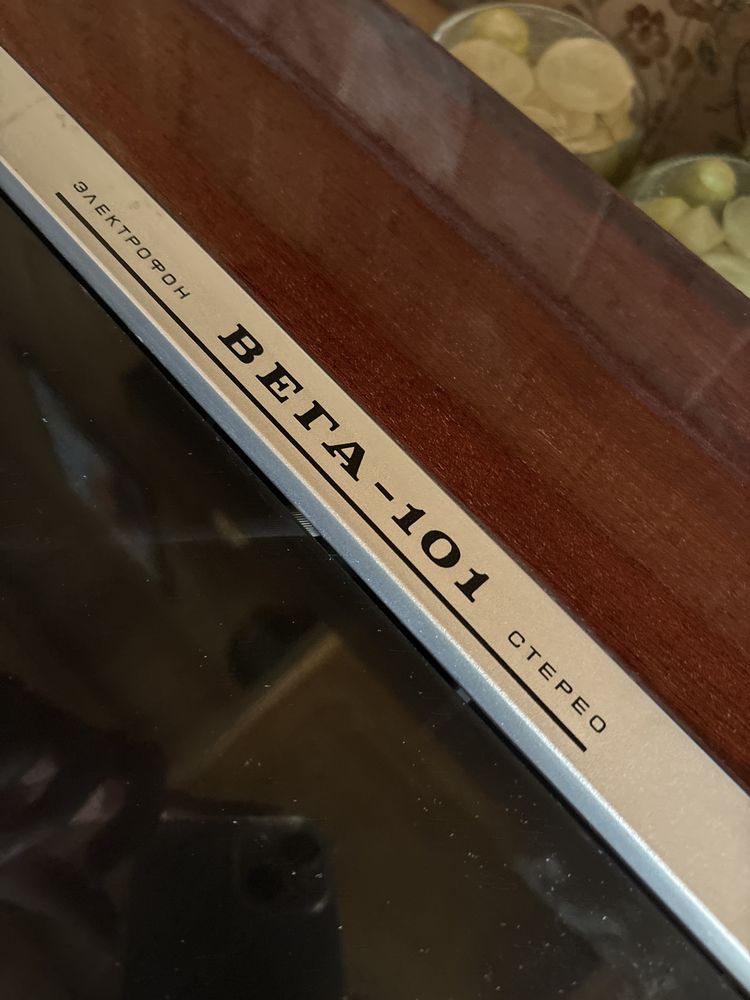 Грамофон Вега 101