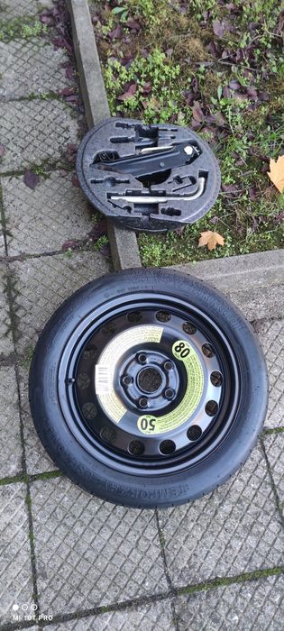 Резервна гума/патерица/  нова 16ка.