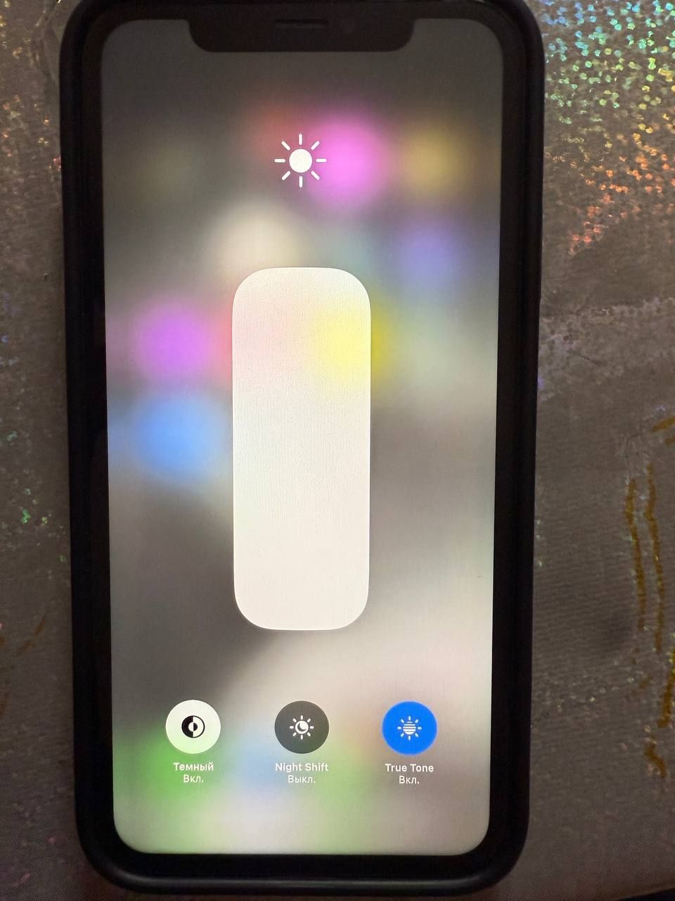 Iphone XR (red product) в хорошем состоянии.