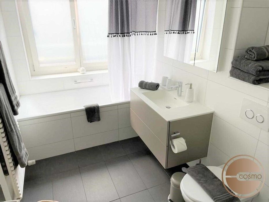 Дава се под наем Двустаен апартамент в София, Център - 65 кв.м за 459 € - Снимка #1