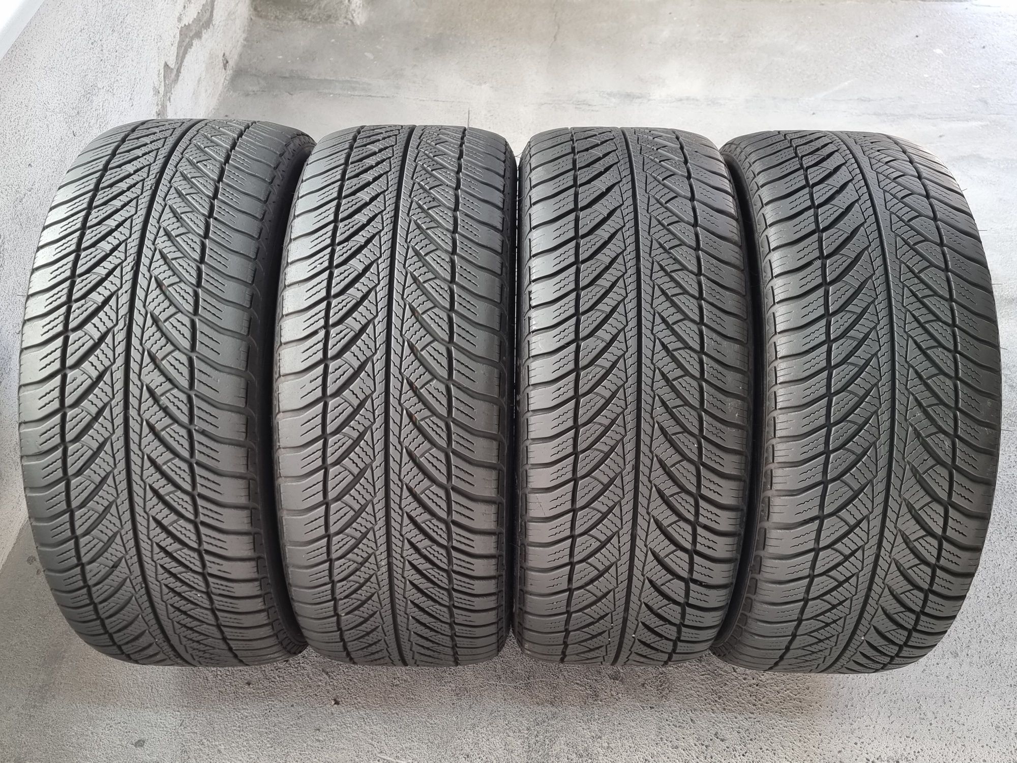 "Dot 21" 245/45/18 Goodyear 4Броя: 440лв 7мм Run On Flat