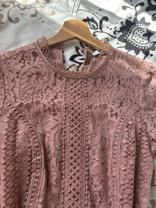 Top peplum broderie!