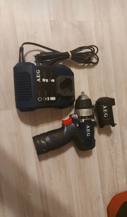 Bormasina AEG 12 V