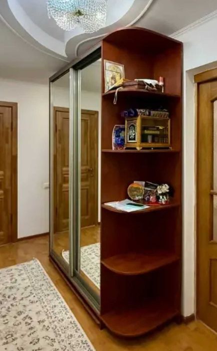 Шкаф купе из качественного дерева