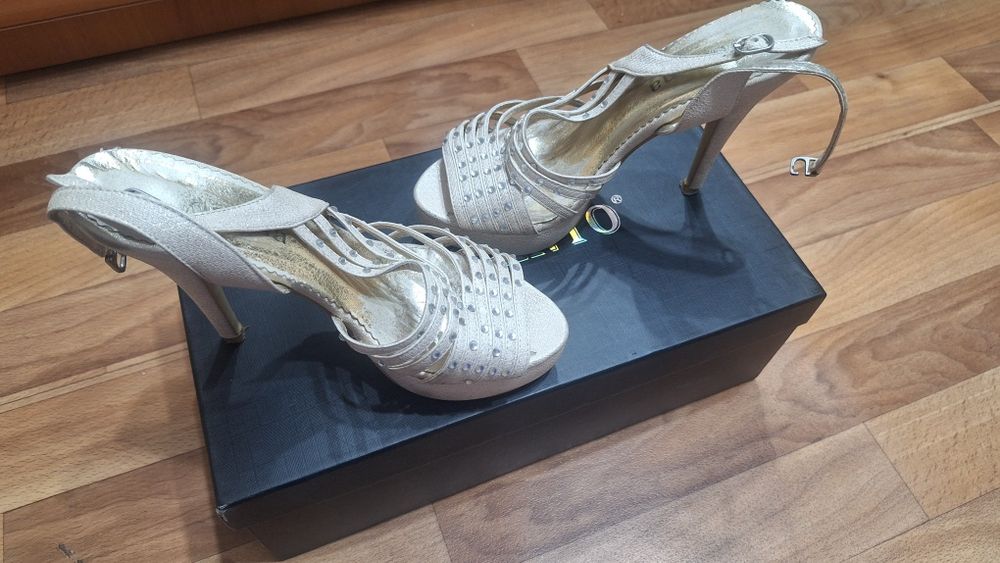 Продам летнию басоножку