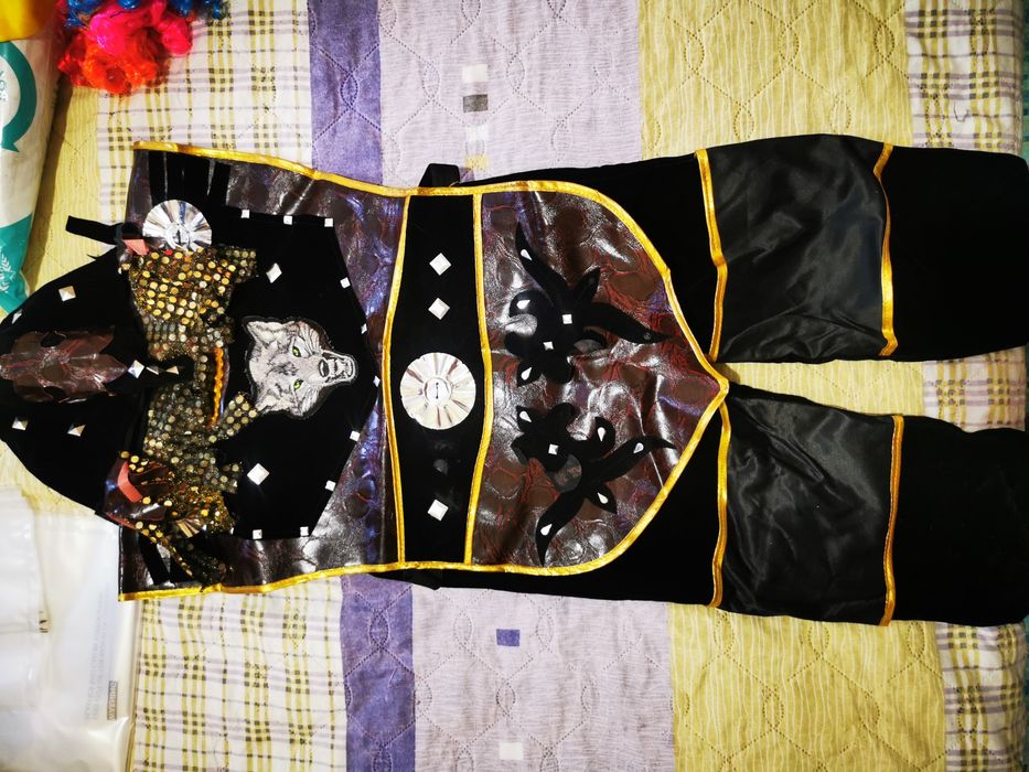 Продам новогодние костюмы