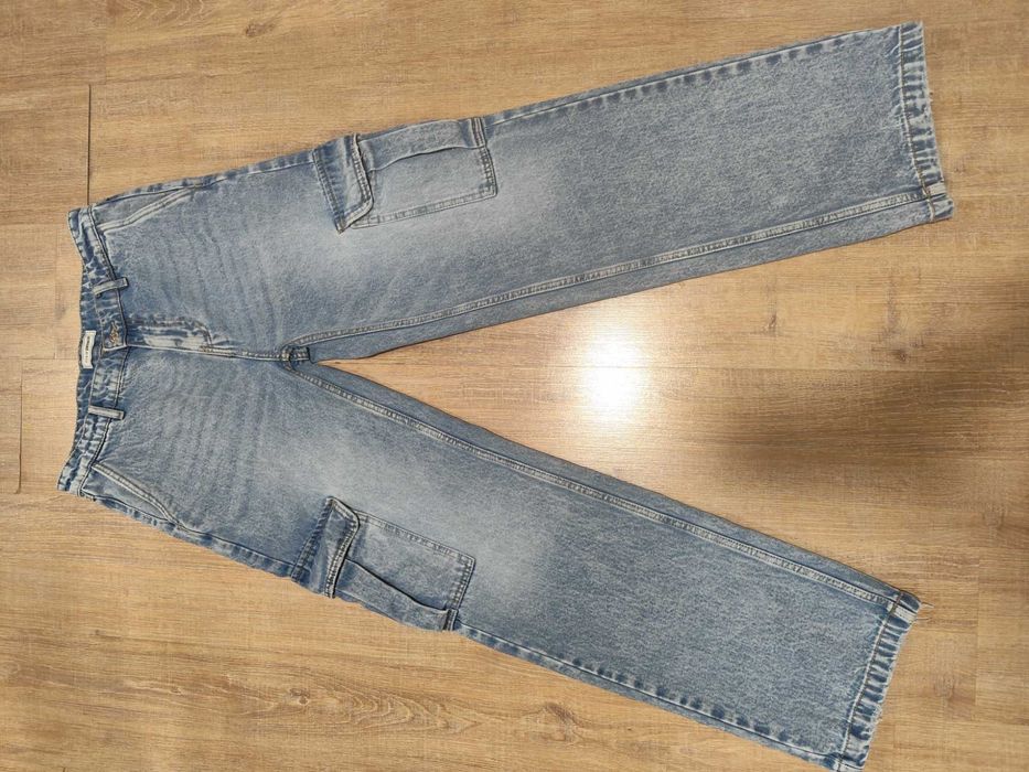 дънки с големи странични джобове