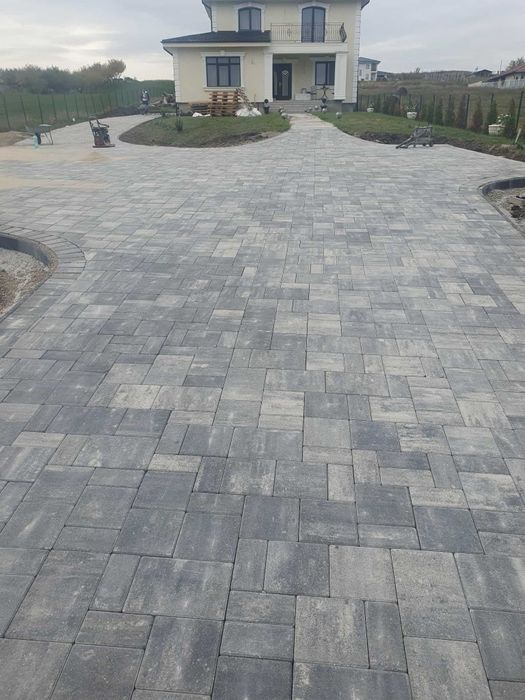 Executam lucrari pavaje