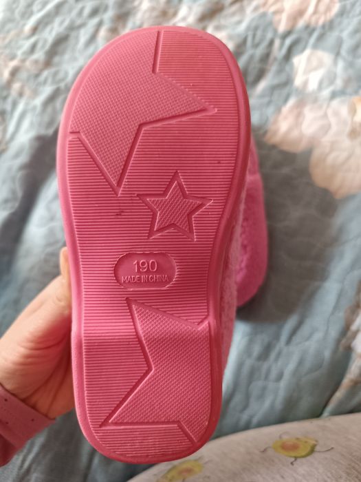 Продается обувь для девочки