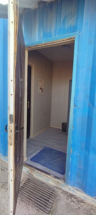 Konteyner - ofis va koʻplab turdagi ish qurollari sotiladi