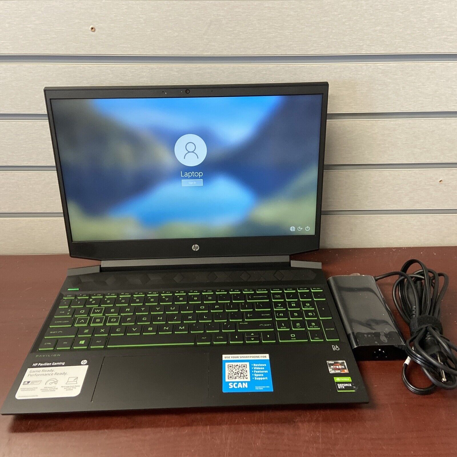 HP Pavilion Gaming Laptop
15-ec1073dx
15-ec1073dx