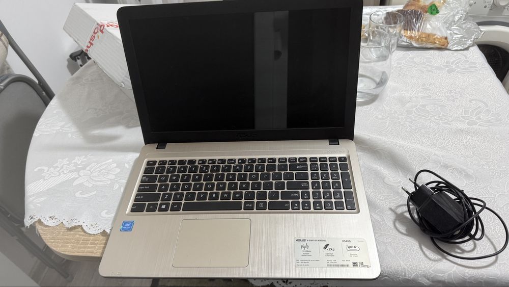 De vanzare laptop asus x540s