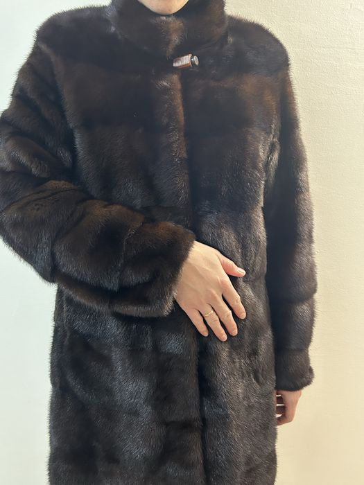 Продам норковую шубу