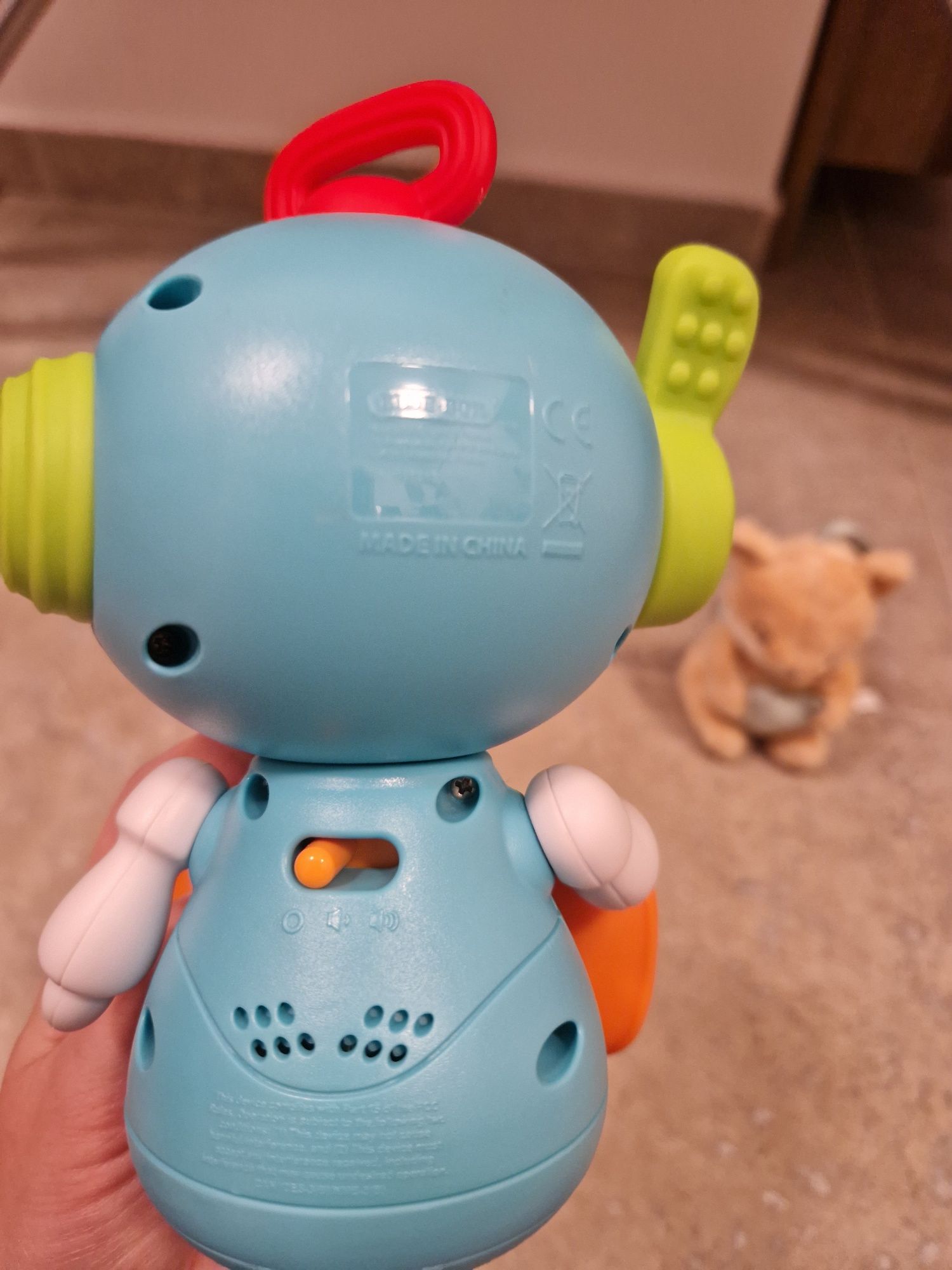 Infantino robot muzical de Discovery si Vulpita muzicala Kaloo