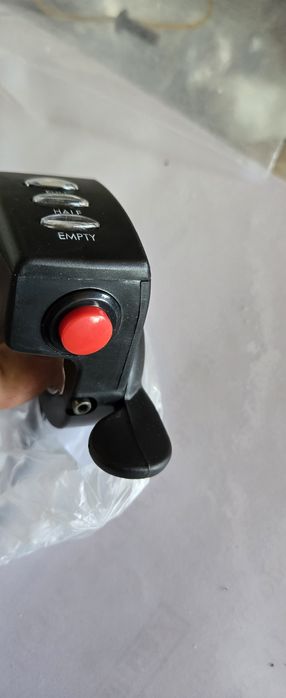 Палец за газ с индикатор за батерията и копче