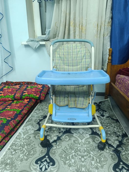 Детский стул для кормления и рисования