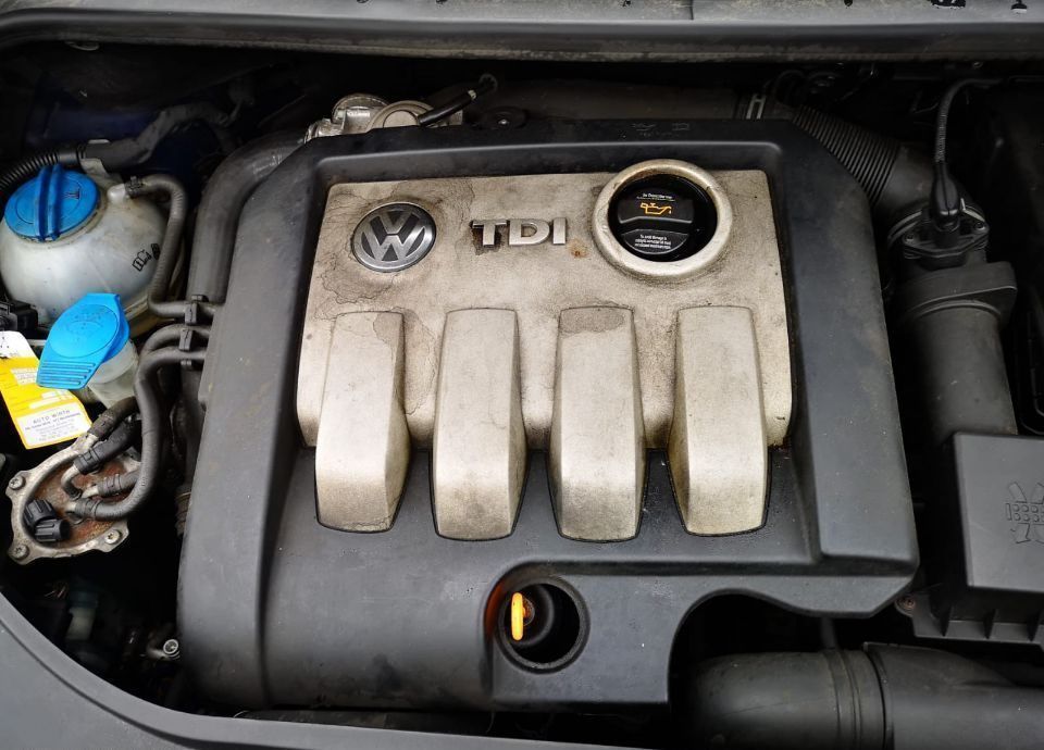 Cutie viteze 5 trepte Volkswagen Golf 5 PLUS 2007