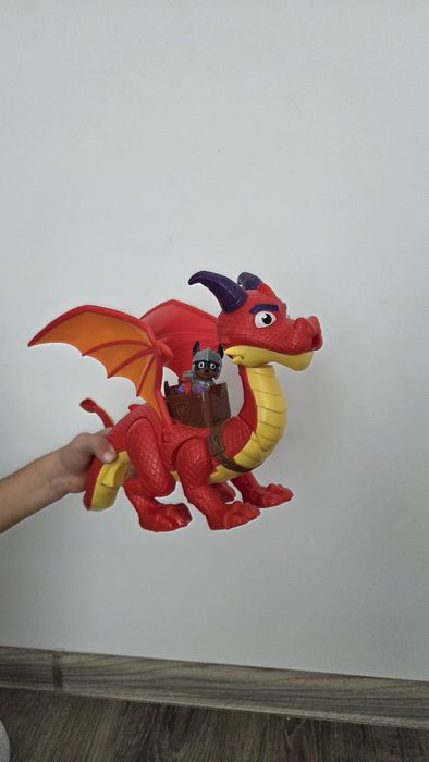 Sparks dragon paw patrol si cățelușul Gheară