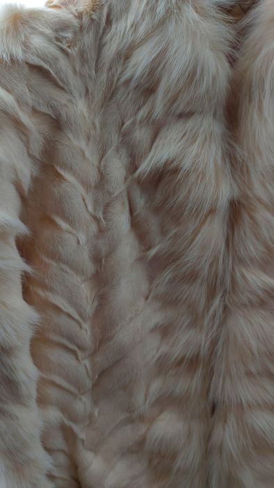 Vând haină blană naturală
