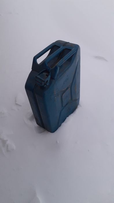 Продам 20л канистры