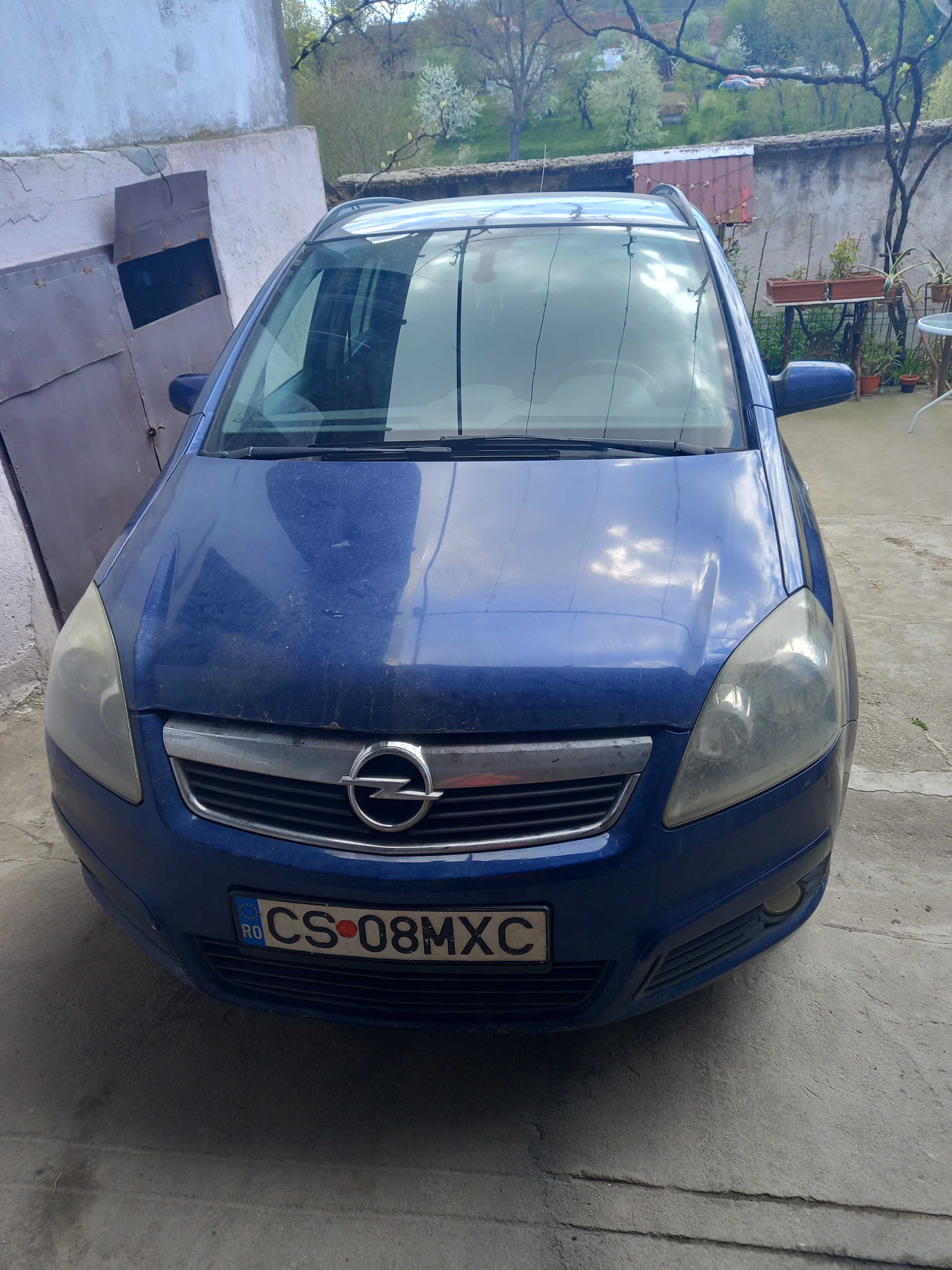 Opel zafira B din 2006 pe benzina