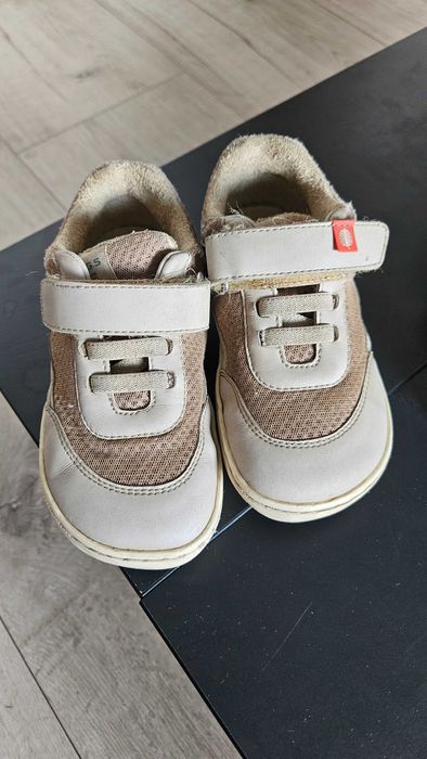 Vând tikki sneakers barefoot rock mărimea 25