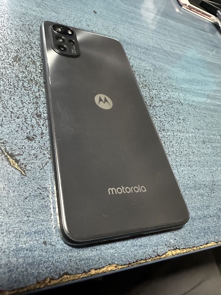 Motorola Moto G22 4/64 - на 6 месеца, перфектна