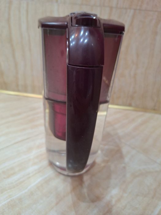 Кана за филтриране на вода с филтър Aquaphor