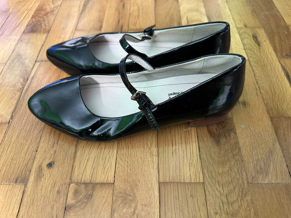 Лачени Mary Janes от естествена кожа