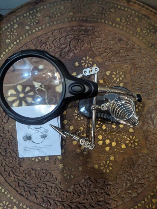 Продам увеличительное стекло