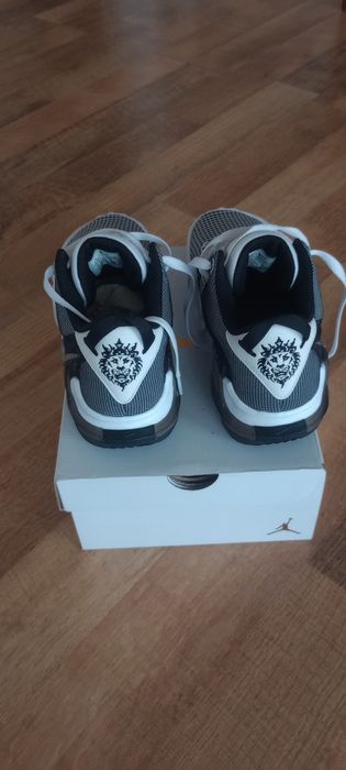 Jordan Witness 7 Performante Basketball mărimea 40 culoare neagra